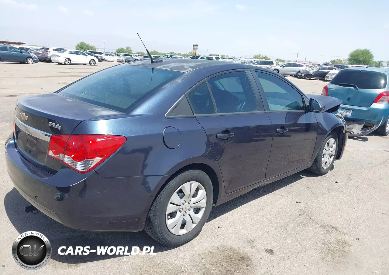 2014 Chevrolet Cruze Ls Auto VIN:1G1PA5SH7E7464373 - 4