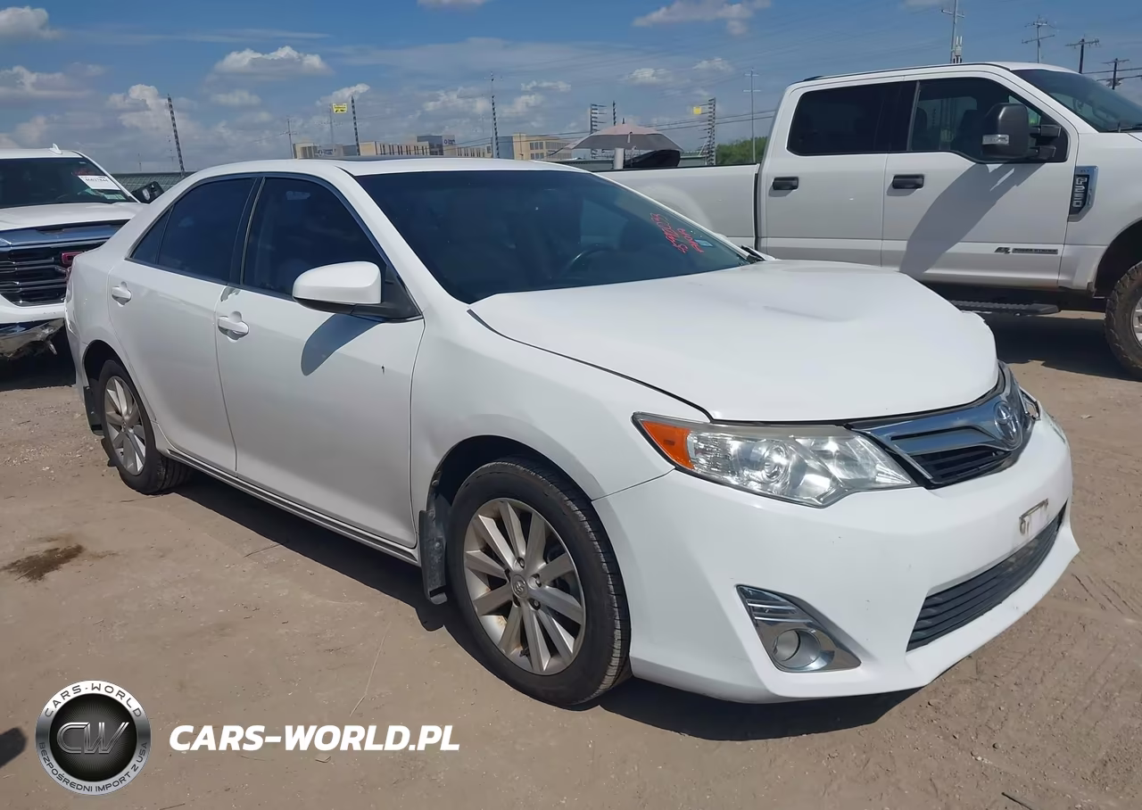 2014 Toyota Camry Xle – zdjęcie 1 z 17