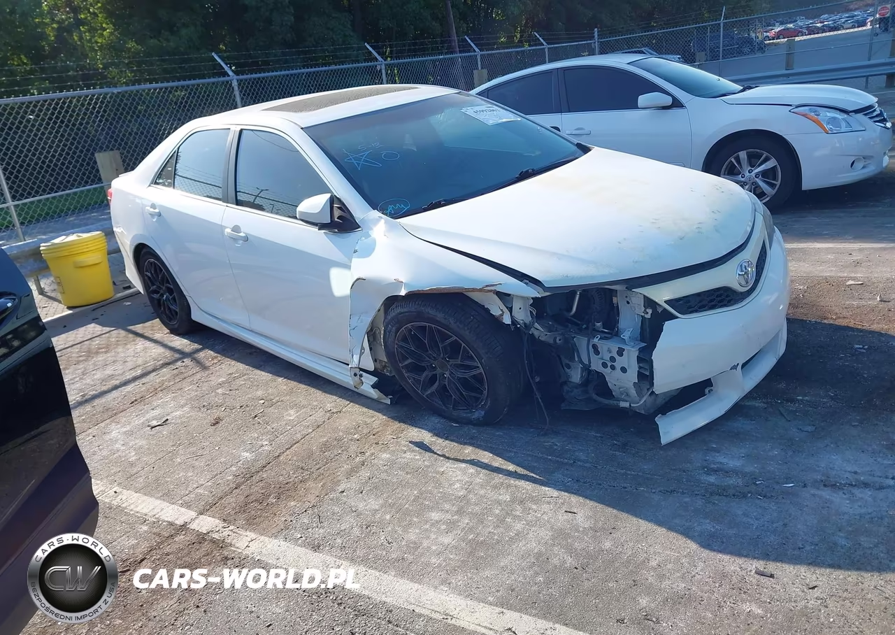 2014 Toyota Camry Se – zdjęcie 1 z 17