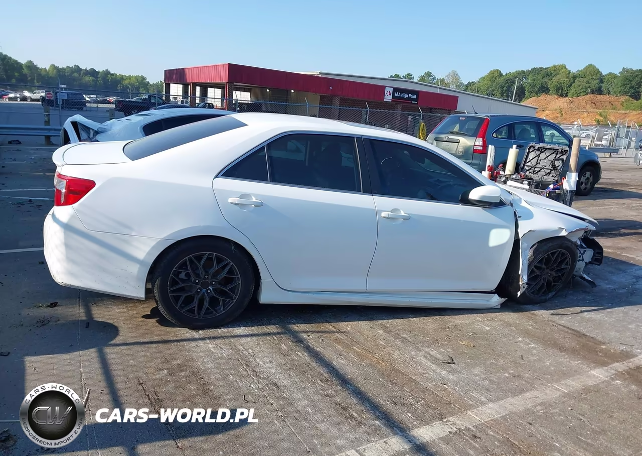 2014 Toyota Camry Se VIN:4T1BF1FK6EU824442 - 14