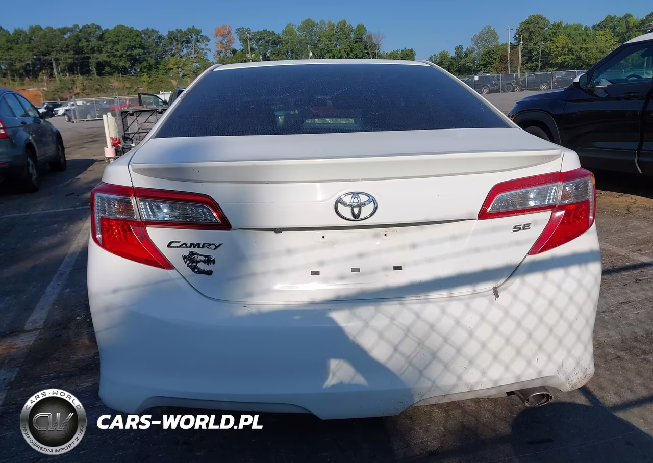 2014 Toyota Camry Se VIN:4T1BF1FK6EU824442 - 17