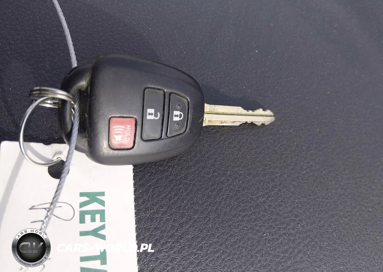 2018 Toyota Rav4 Le VIN:JTMBFREV9JD223518 - 11