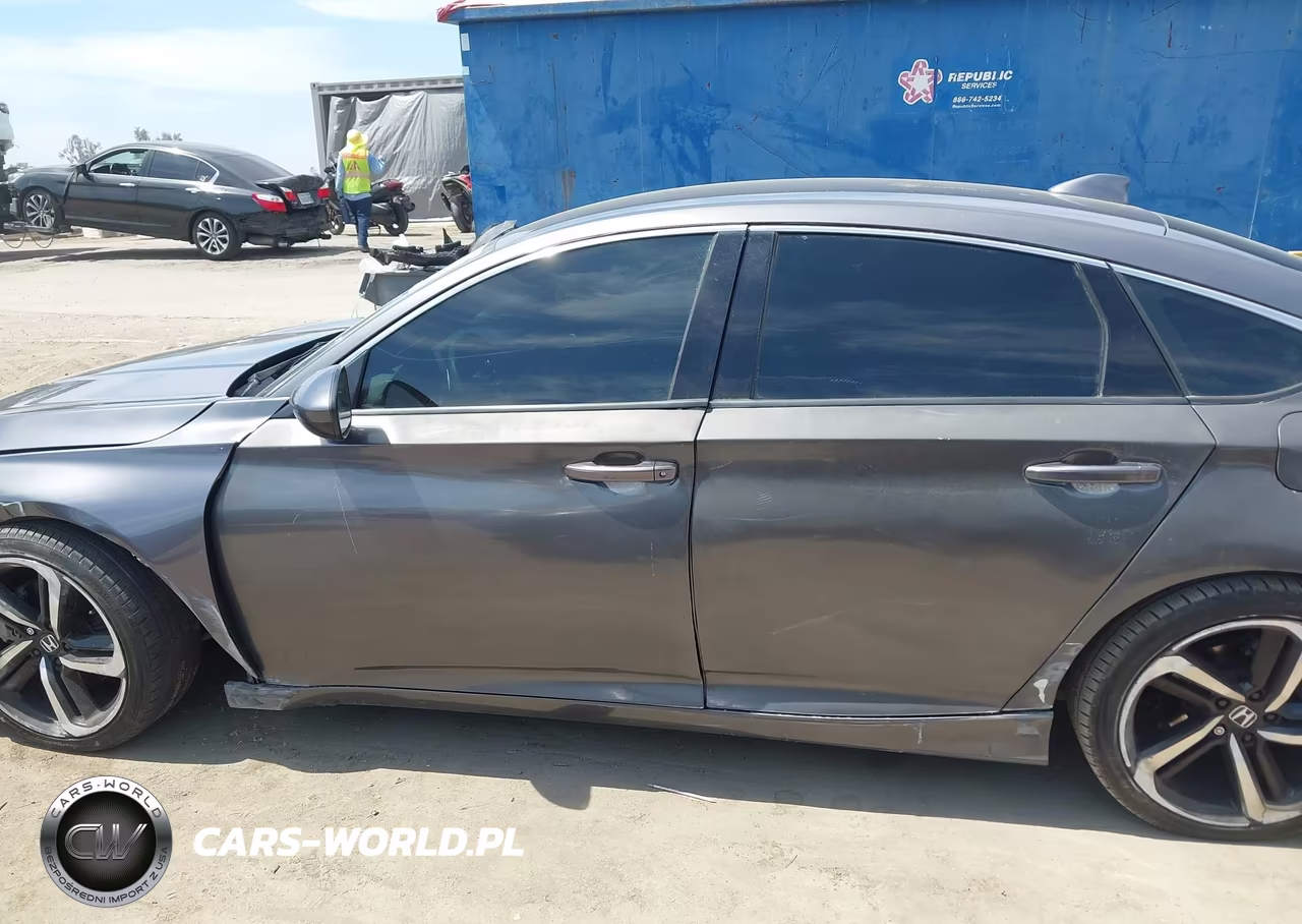 2018 Honda Accord Sport VIN:1HGCV1F37JA004761 - 14