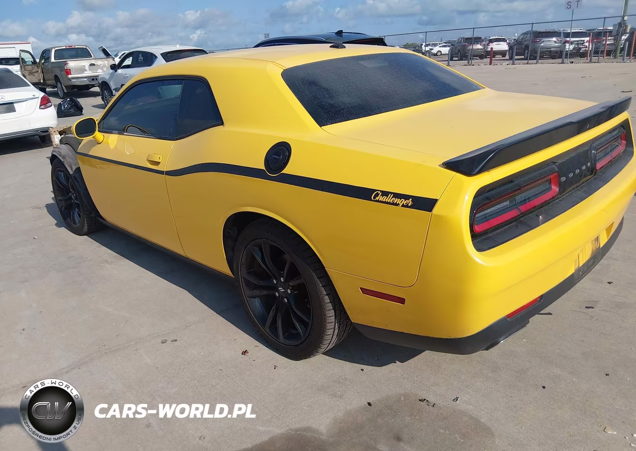 2018 Dodge Challenger Sxt VIN:2C3CDZAG0JH333334 - 3