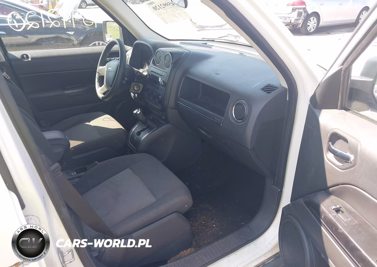 2009 Jeep Patriot Sport VIN:1J4FF28B49D229260 - 5