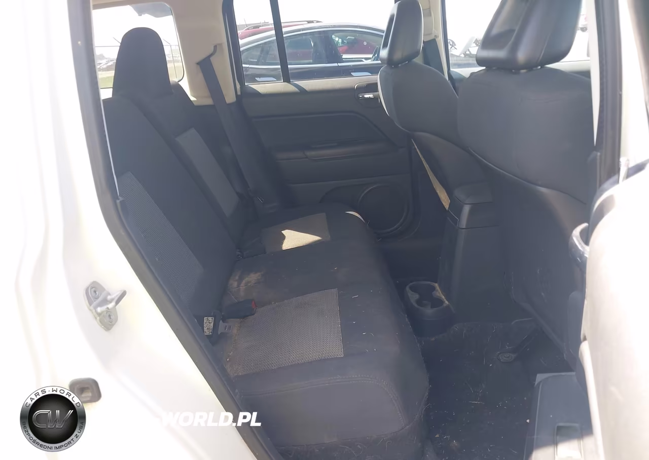 2009 Jeep Patriot Sport VIN:1J4FF28B49D229260 - 8