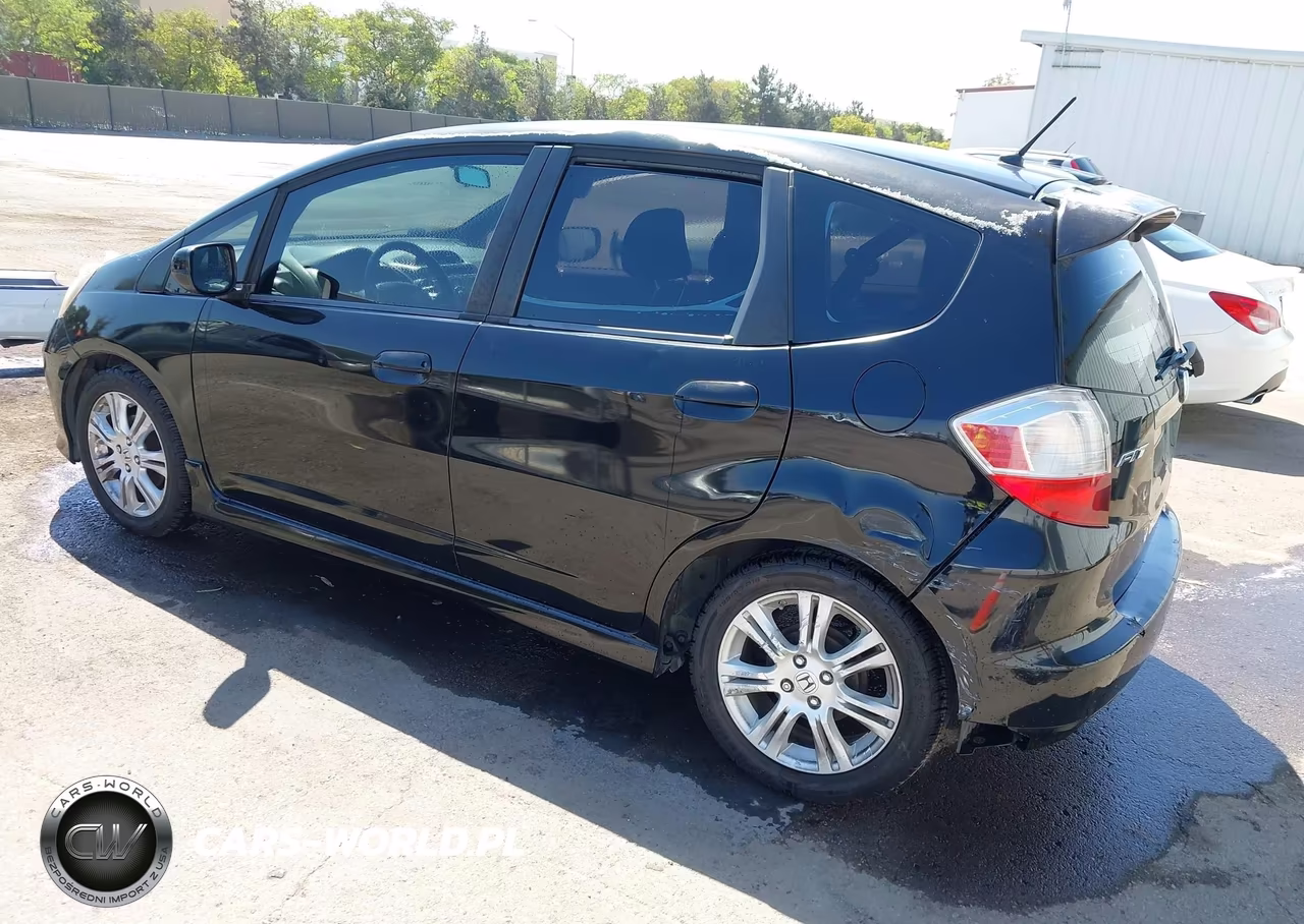 2011 Honda Fit Sport VIN:JHMGE8H50BS010452 - 3