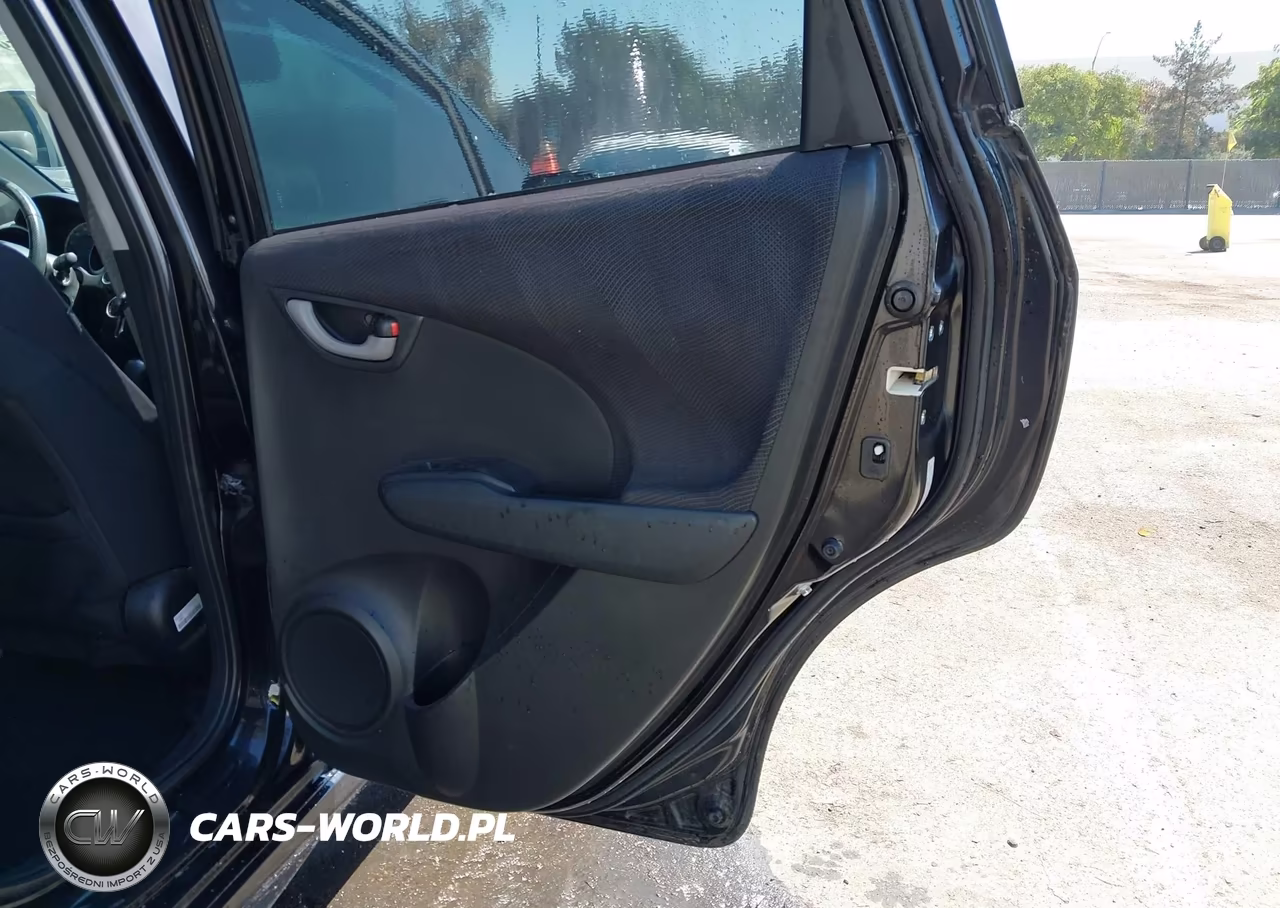 2011 Honda Fit Sport VIN:JHMGE8H50BS010452 - 8
