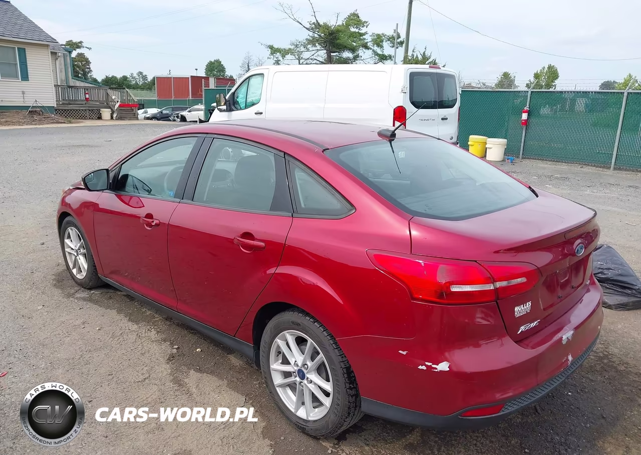 2017 Ford Focus Se VIN:1FADP3F29HL275289 - 3
