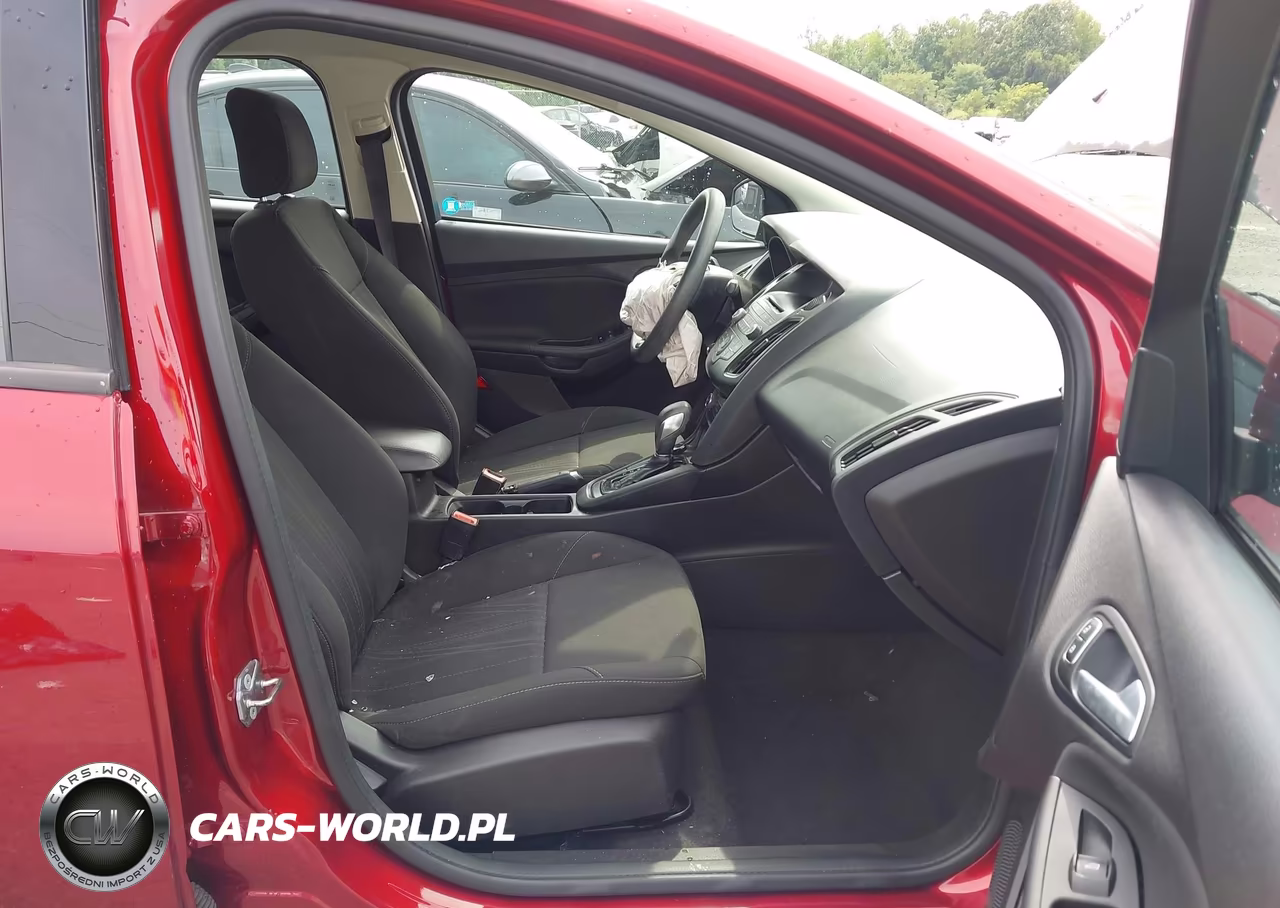 2017 Ford Focus Se VIN:1FADP3F29HL275289 - 5