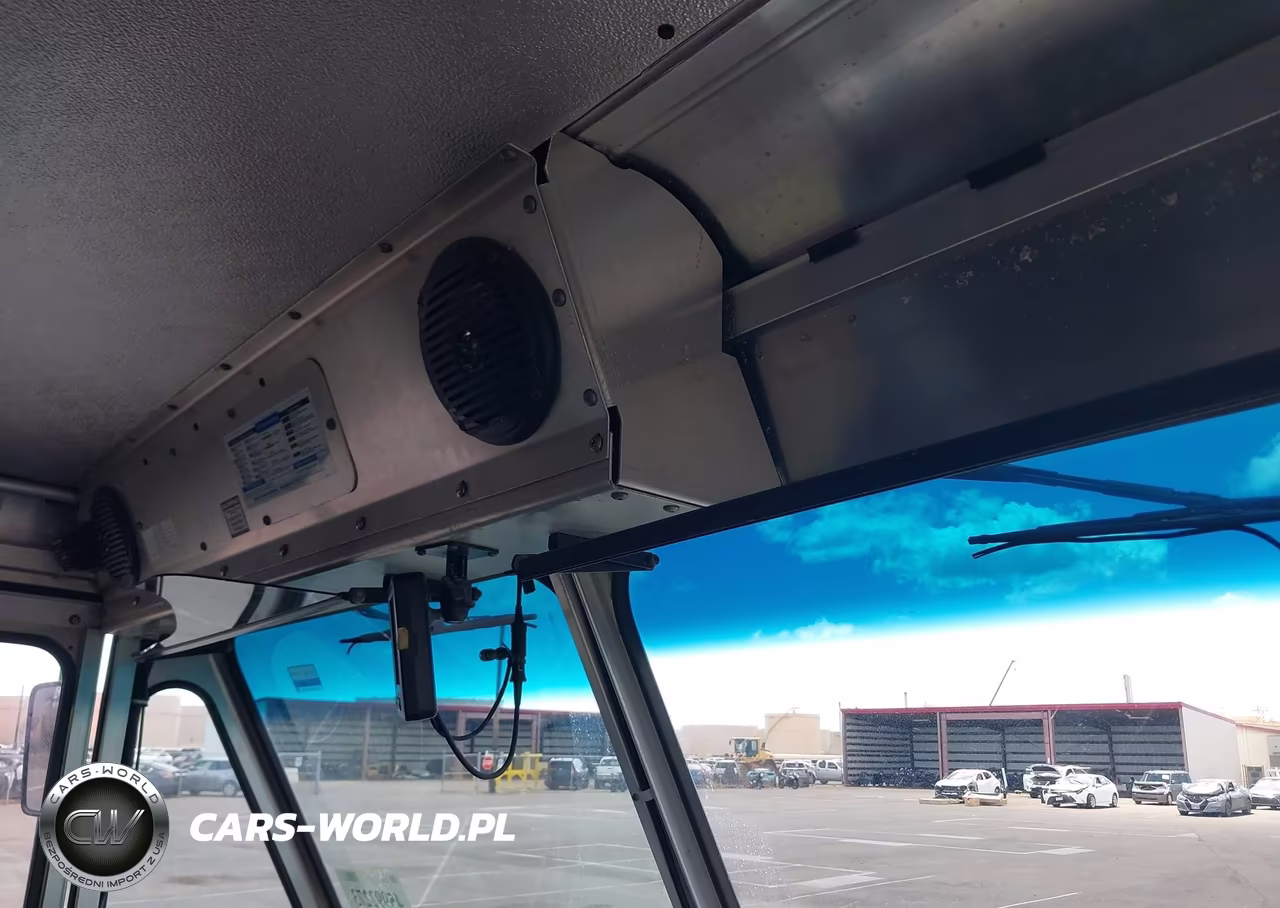 2018 Ford E-350 Stripped VIN:1FC3E3K61JDC35017 - 6
