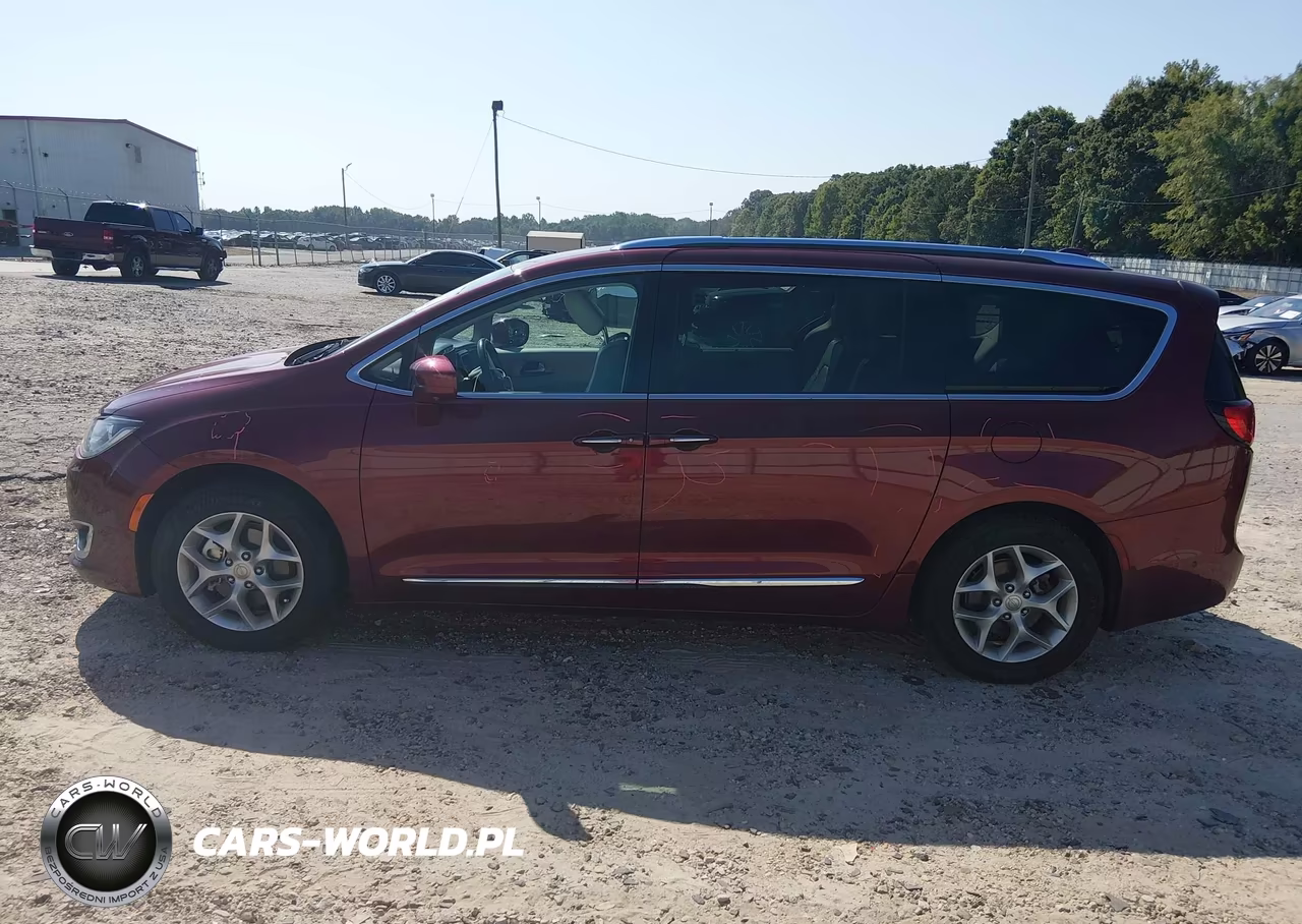 2018 Chrysler Pacifica Touring L Plus VIN:2C4RC1EG1JR317478 - 14