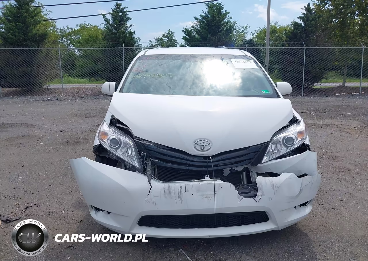 2011 Toyota Sienna Le V6 VIN:5TDKK3DC5BS142417 - 12