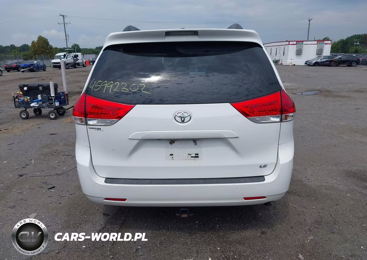 2011 Toyota Sienna Le V6 VIN:5TDKK3DC5BS142417 - 16