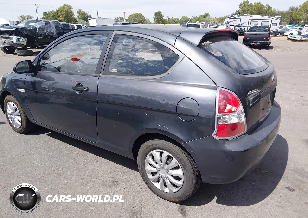 2007 Hyundai Accent Gs VIN:KMHCM36C67U044524 - 3