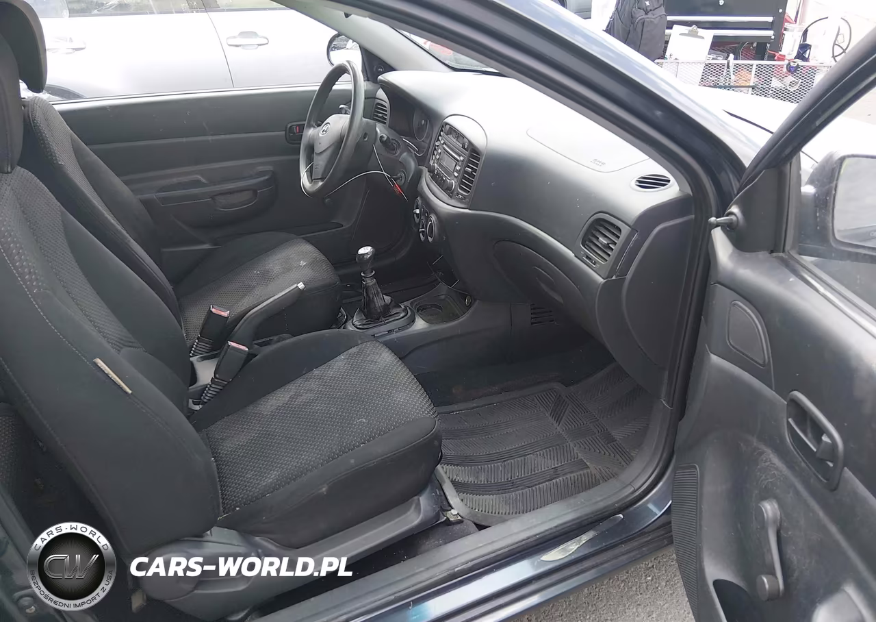 2007 Hyundai Accent Gs VIN:KMHCM36C67U044524 - 5