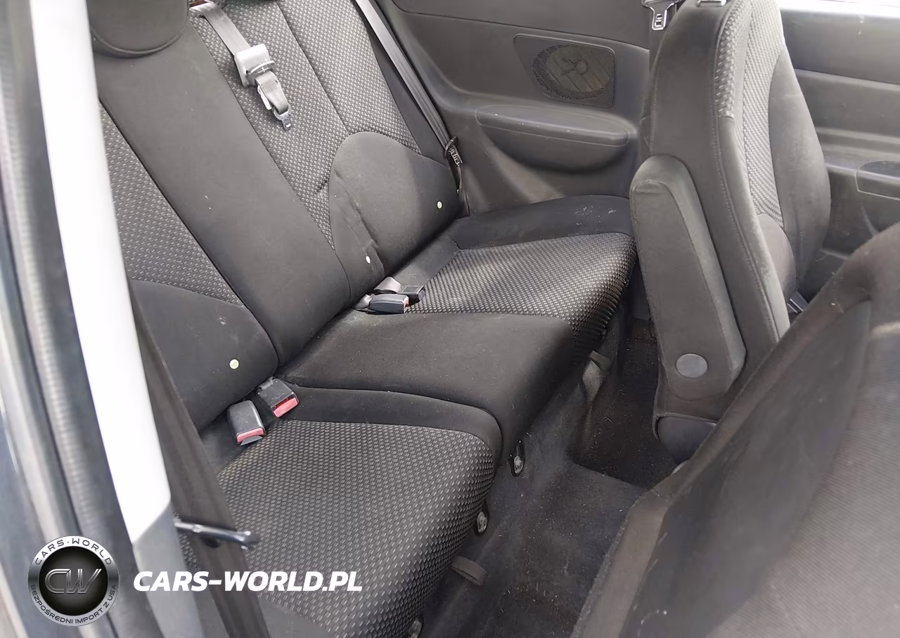 2007 Hyundai Accent Gs VIN:KMHCM36C67U044524 - 8