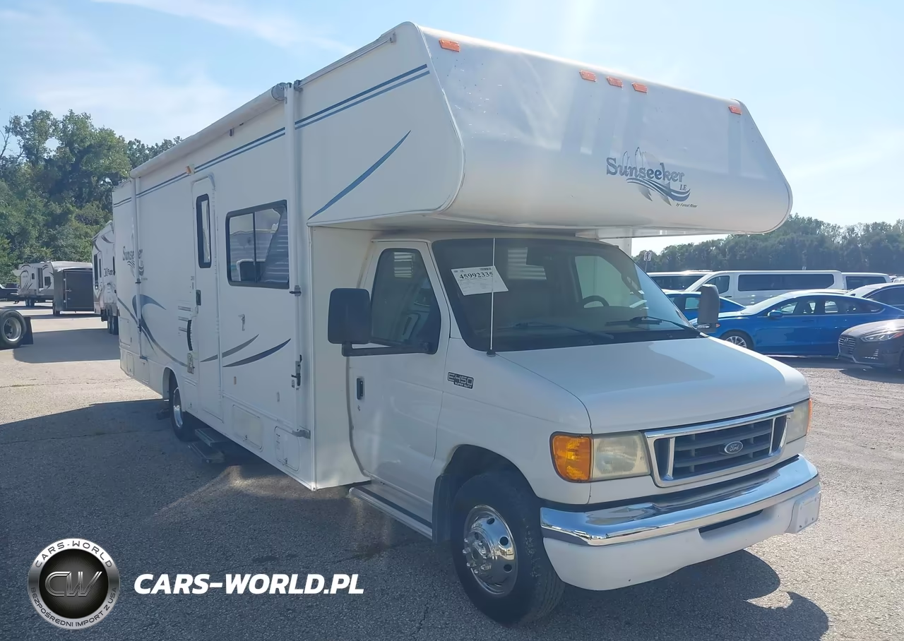2003 Ford E-450 Cutaway Standard