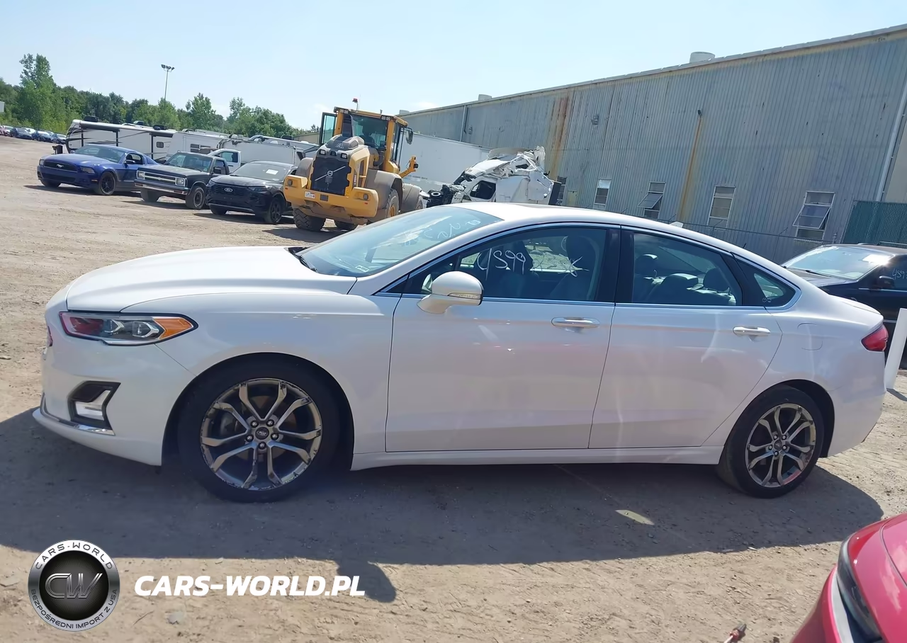2020 Ford Fusion Hybrid Titanium VIN:3FA6P0RU4LR139747 - 14