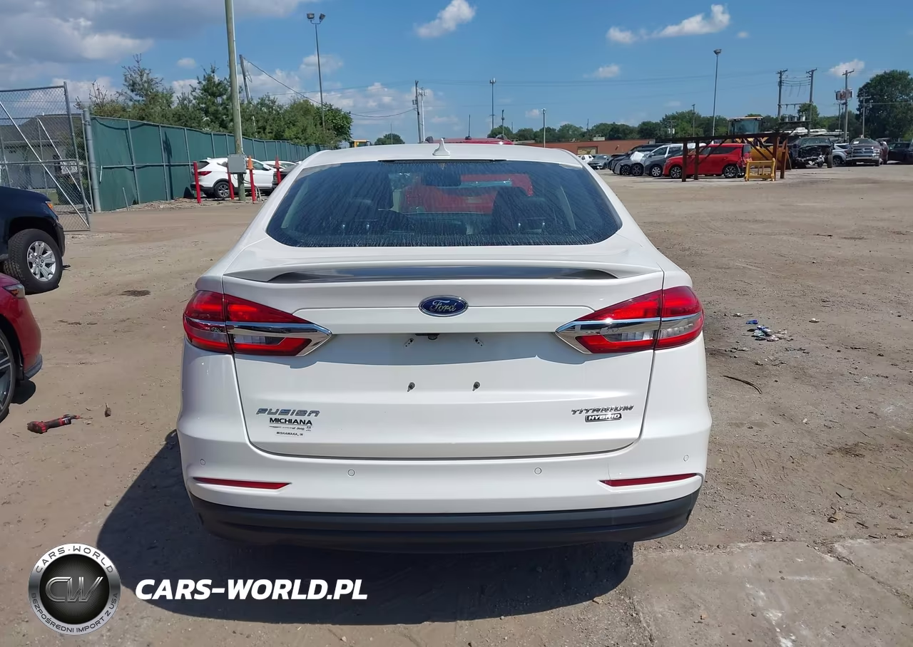 2020 Ford Fusion Hybrid Titanium VIN:3FA6P0RU4LR139747 - 16