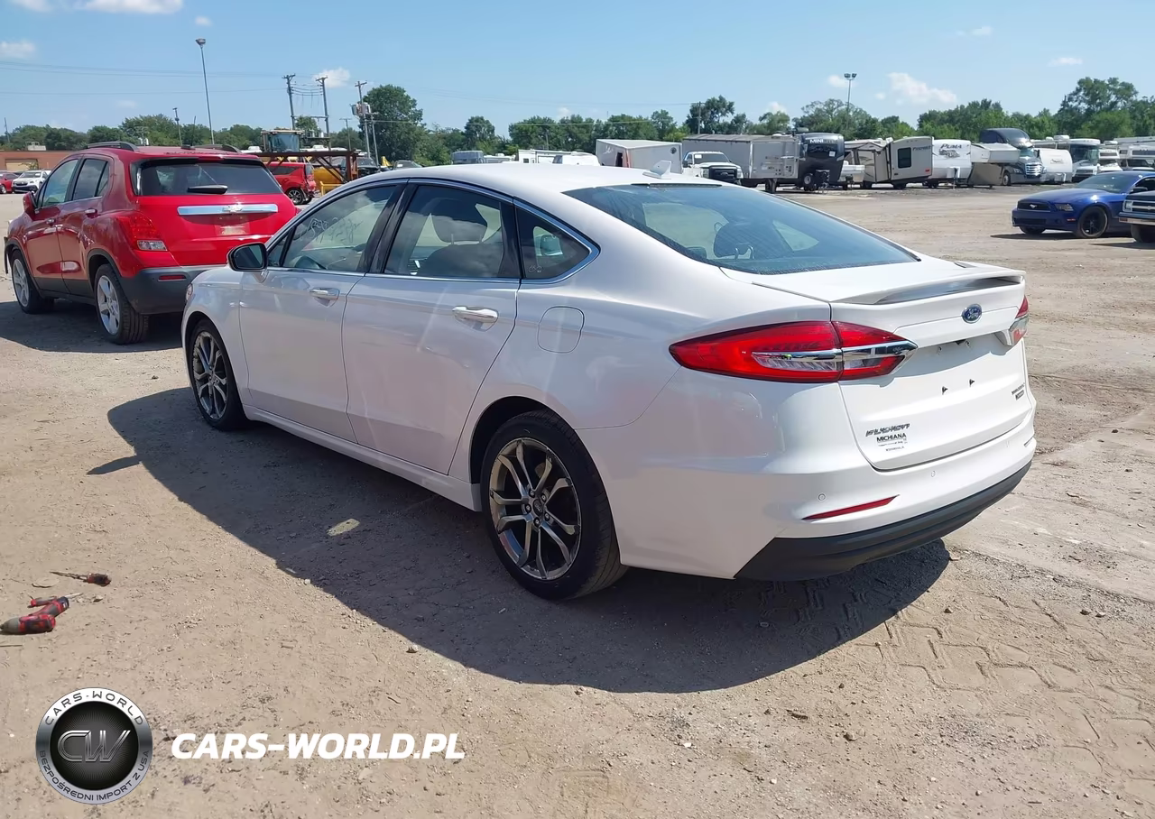 2020 Ford Fusion Hybrid Titanium VIN:3FA6P0RU4LR139747 - 3