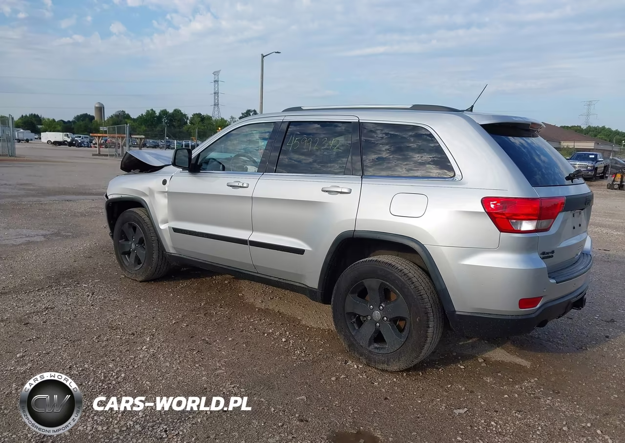 2011 Jeep Grand Cherokee Laredo VIN:1J4RR4GT8BC525792 - 3