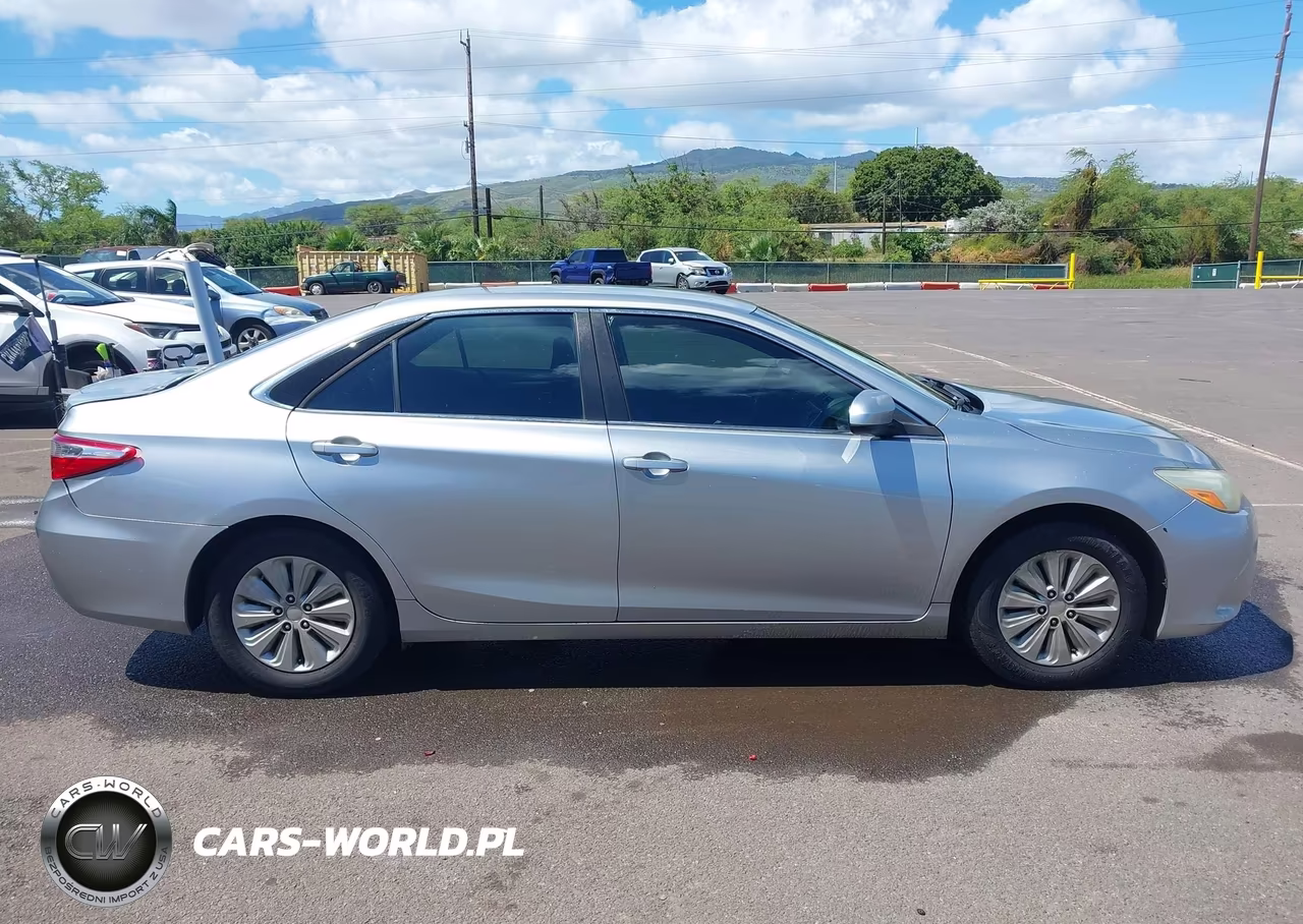2015 Toyota Camry Le VIN:4T1BF1FK5FU879319 - 13