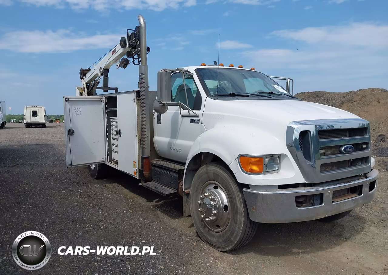 2013 Ford F-750 Xl-Xlt – zdjęcie 1 z 15