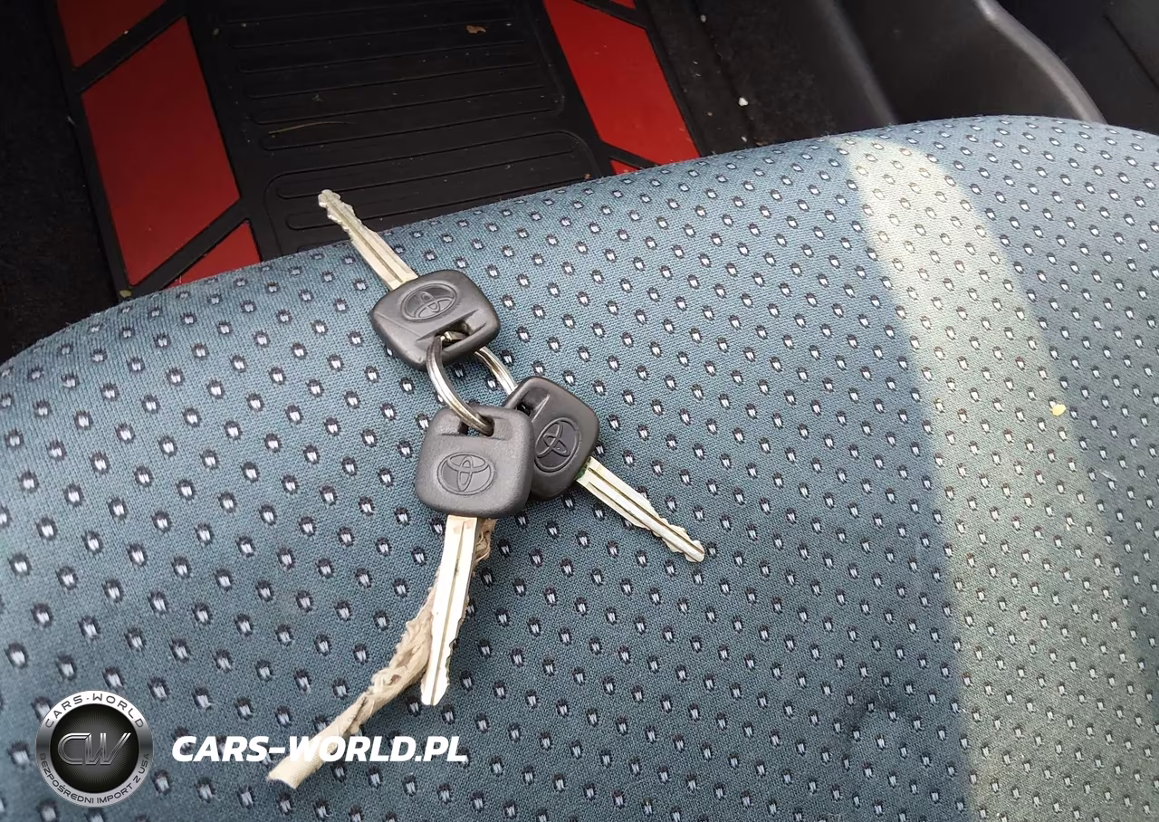 2007 Toyota Yaris VIN:JTDJT923275055389 - 11