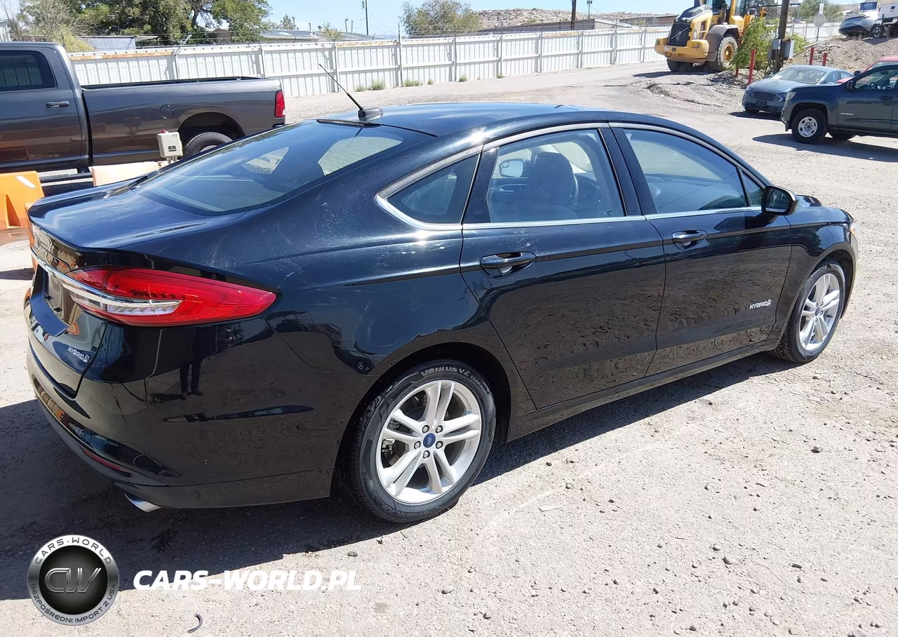 2018 Ford Fusion Hybrid S VIN:3FA6P0UU2JR209461 - 4