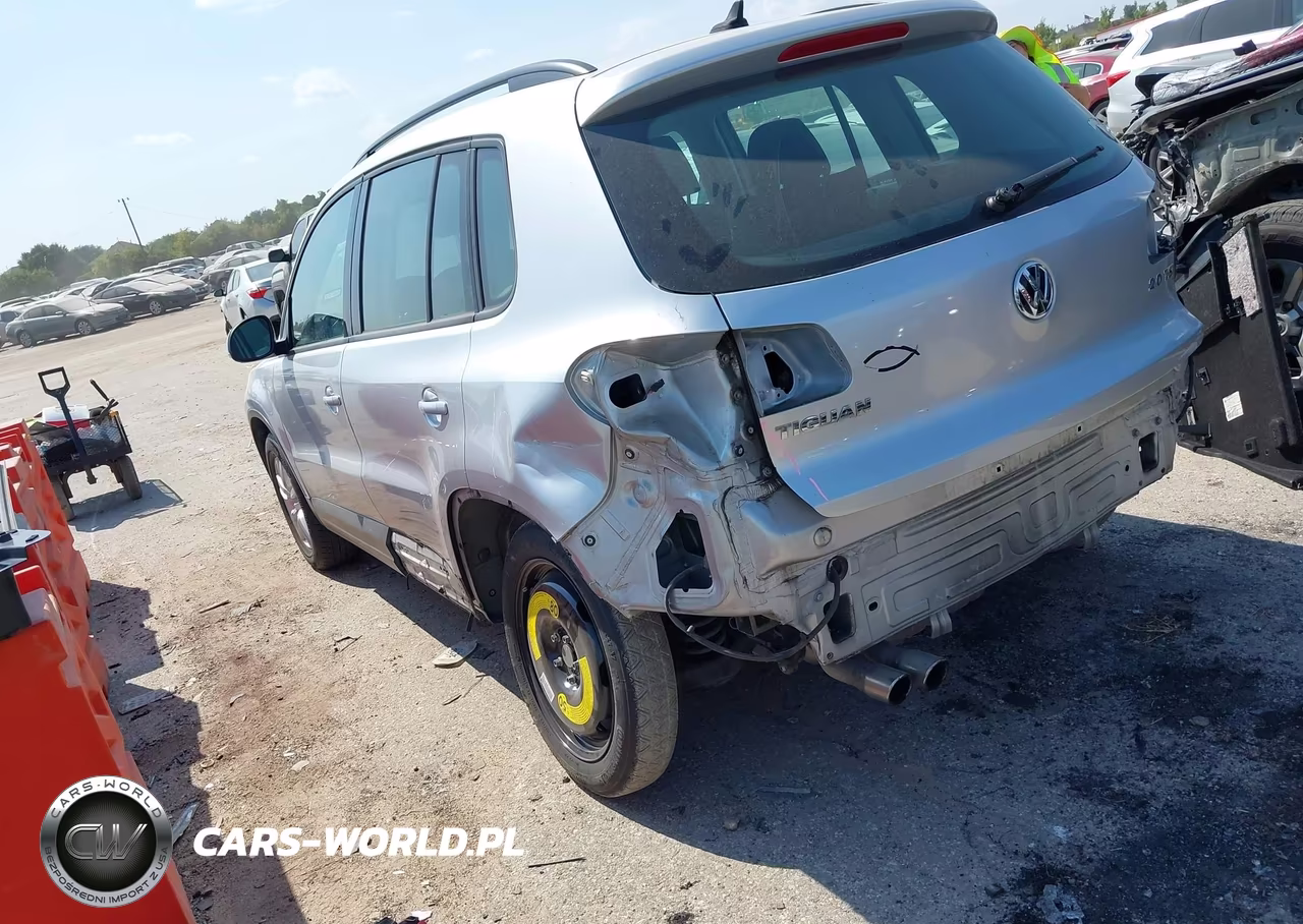 2015 Volkswagen Tiguan S VIN:WVGAV7AX7FW562568 - 3