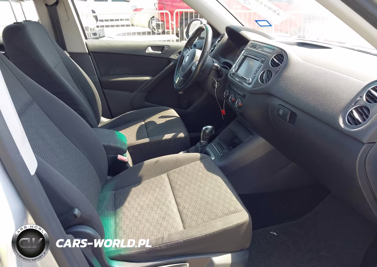 2015 Volkswagen Tiguan S VIN:WVGAV7AX7FW562568 - 5
