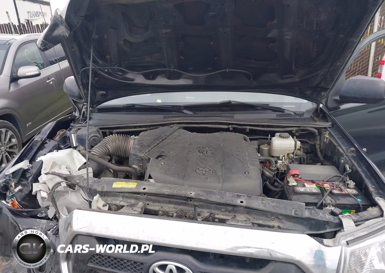 2015 Toyota Tacoma Base V6 VIN:3TMLU4EN3FM198656 - 10