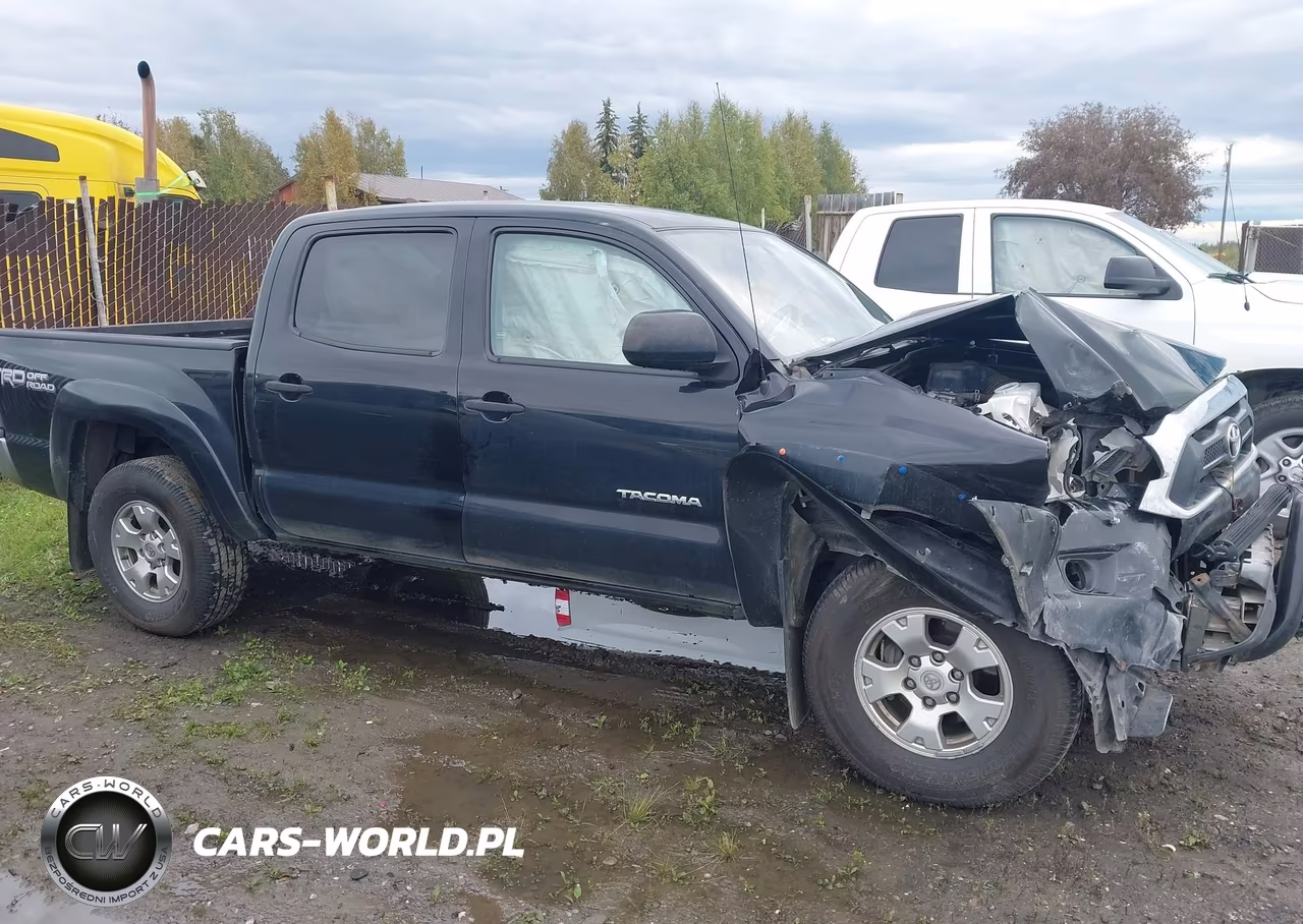 2015 Toyota Tacoma Base V6 VIN:3TMLU4EN3FM198656 - 13