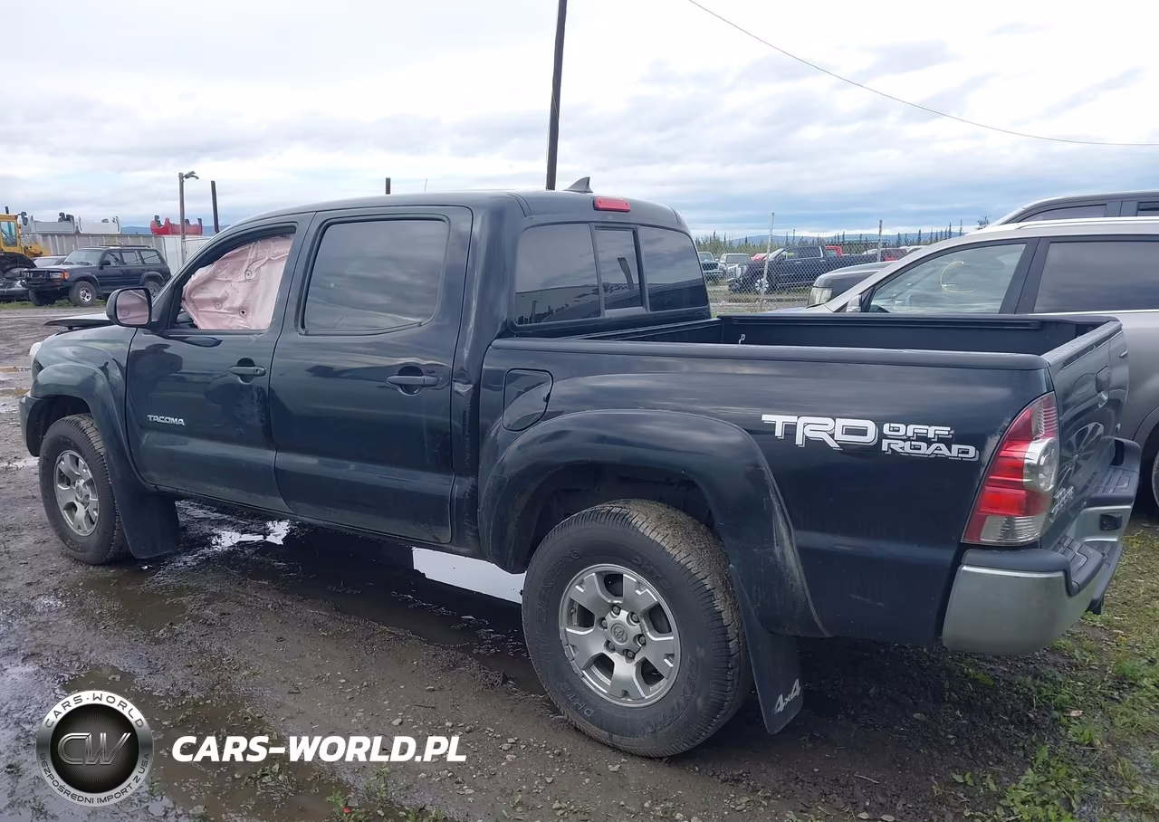 2015 Toyota Tacoma Base V6 VIN:3TMLU4EN3FM198656 - 14