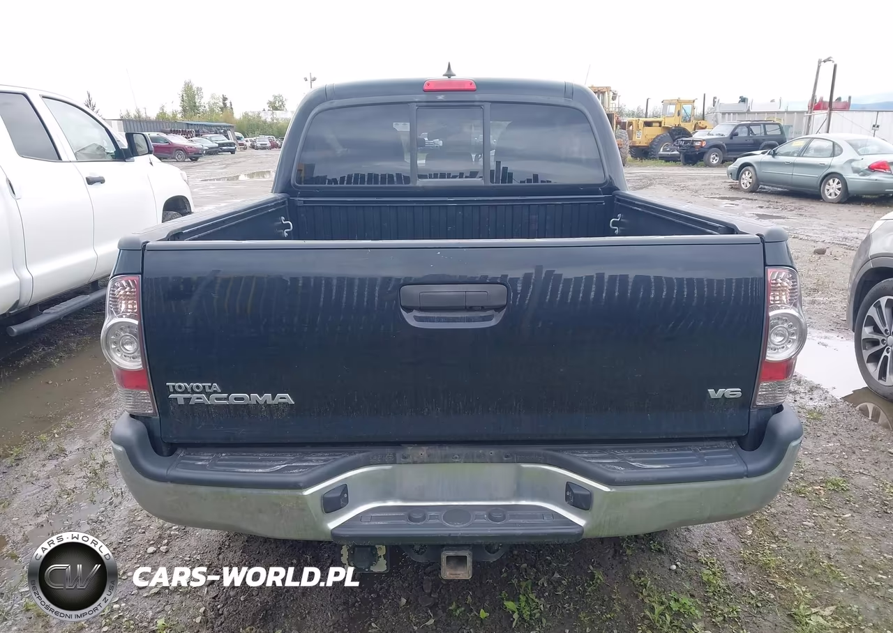 2015 Toyota Tacoma Base V6 VIN:3TMLU4EN3FM198656 - 16