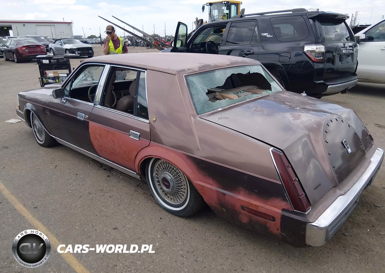 1987 Lincoln Continental Givenchy VIN:1LNBM98F4HY632583 - 3