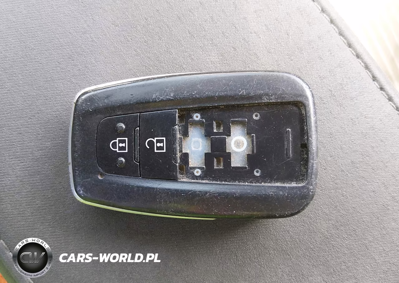 2016 Toyota Prius Two VIN:JTDKBRFU5G3000568 - 11