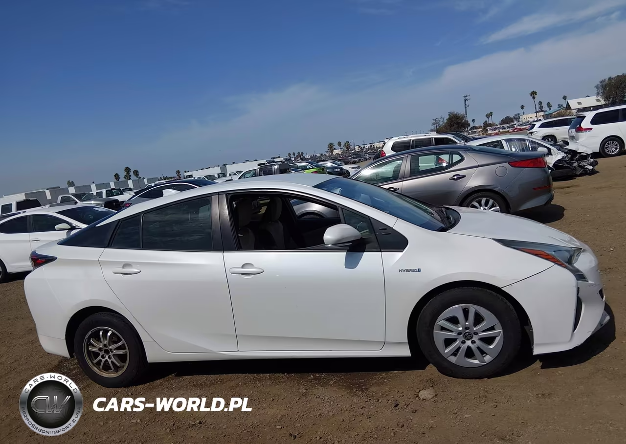 2016 Toyota Prius Two VIN:JTDKBRFU5G3000568 - 13