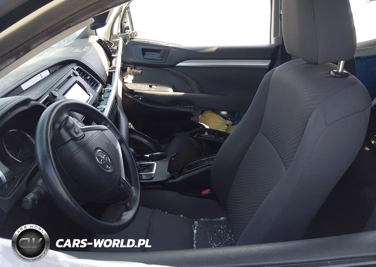 2019 Toyota Highlander Le VIN:5TDZZRFH9KS290527 - 5