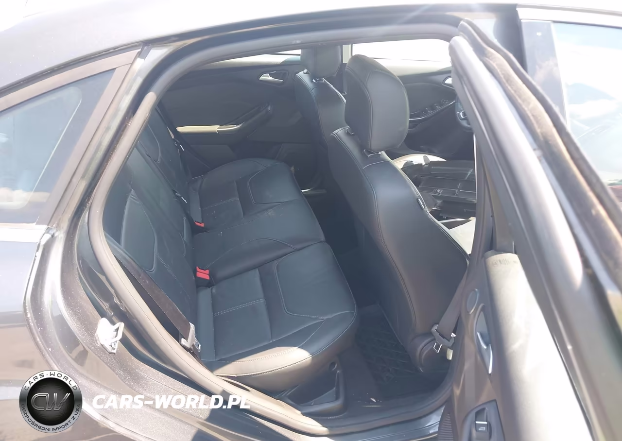 2017 Ford Focus Titanium VIN:1FADP3J29HL282475 - 8