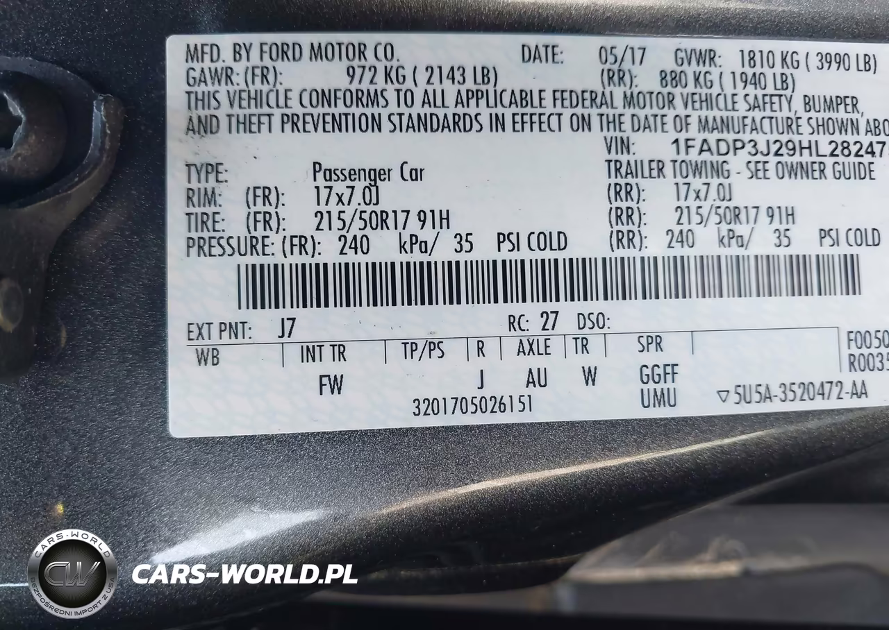 2017 Ford Focus Titanium VIN:1FADP3J29HL282475 - 9