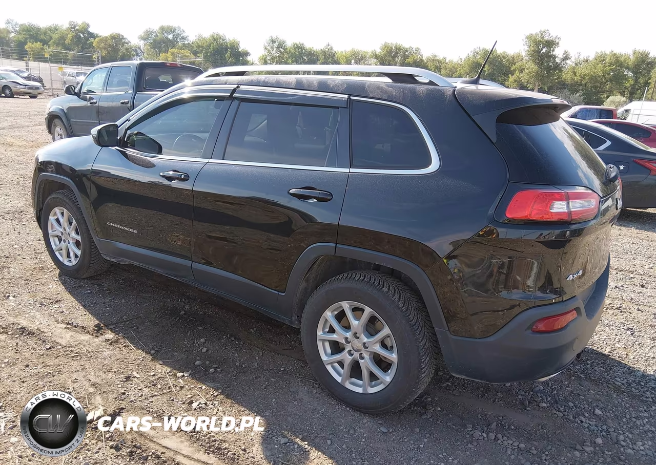 2016 Jeep Cherokee Latitude VIN:1C4PJMCS7GW244218 - 3