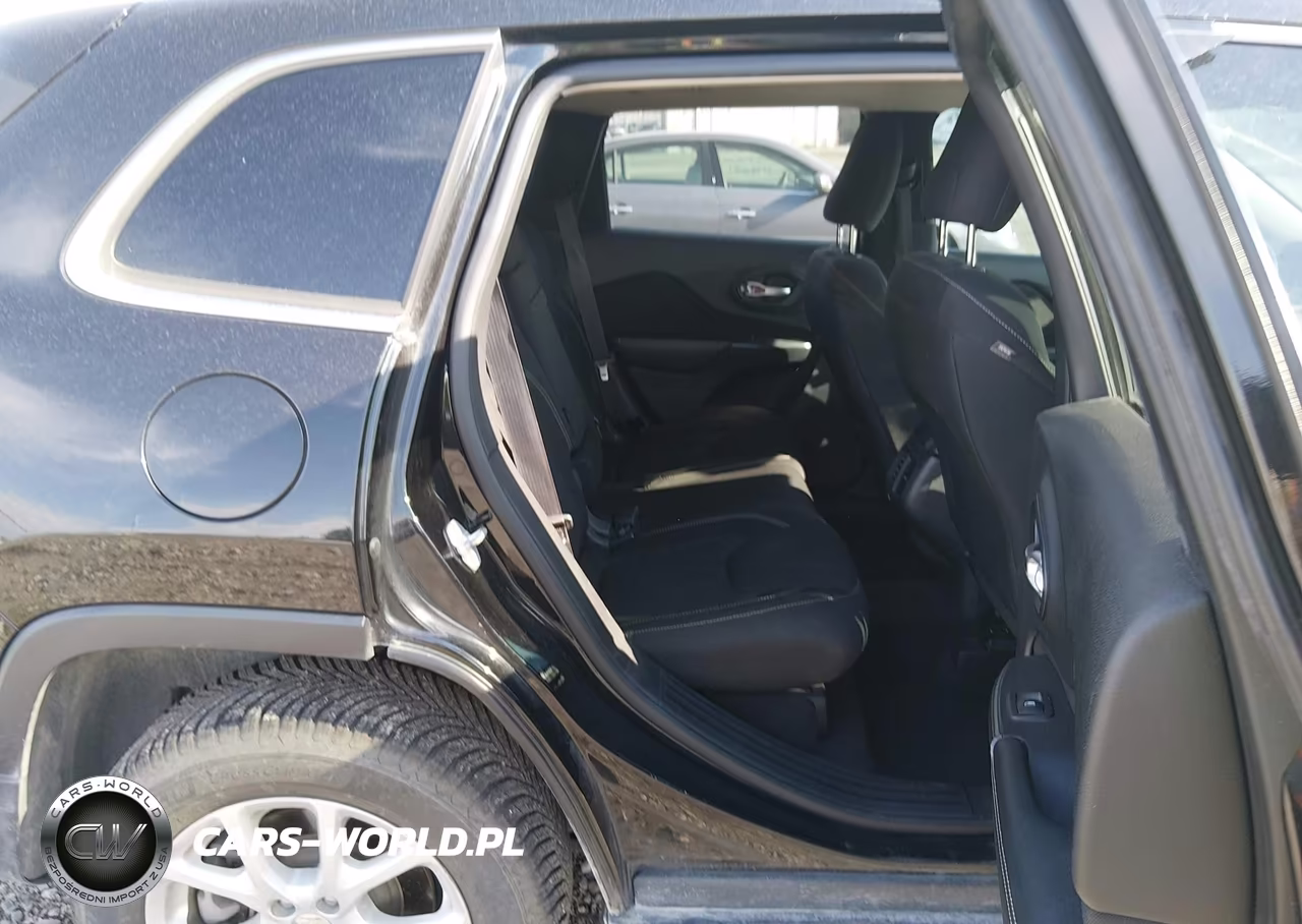 2016 Jeep Cherokee Latitude VIN:1C4PJMCS7GW244218 - 8
