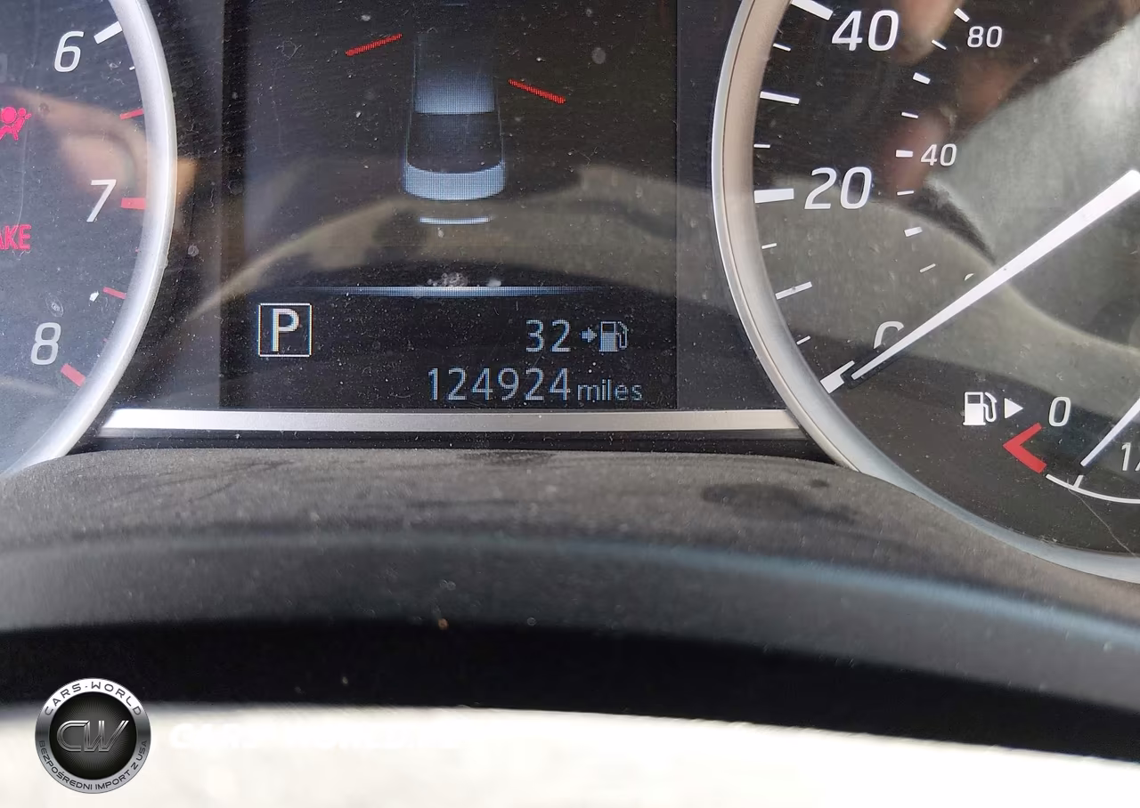 2018 Nissan Sentra S VIN:3N1AB7AP9JY229502 - 16