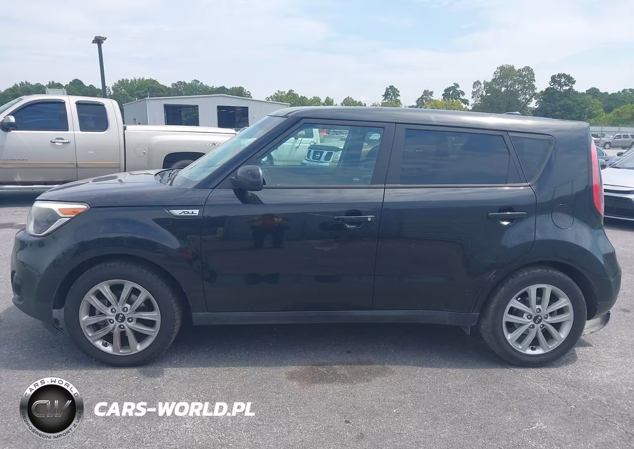 2017 Kia Soul + VIN:KNDJP3A55H7415832 - 14