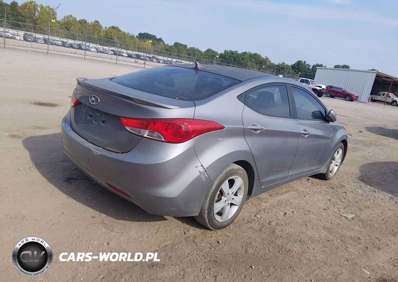 2013 Hyundai Elantra Gls VIN:KMHDH4AE2DU539077 - 4