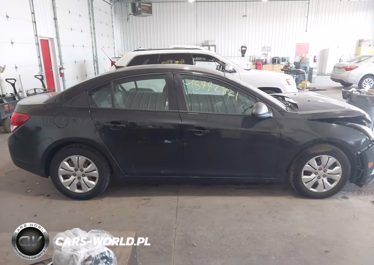 2013 Chevrolet Cruze Ls Auto VIN:1G1PA5SH1D7315813 - 13