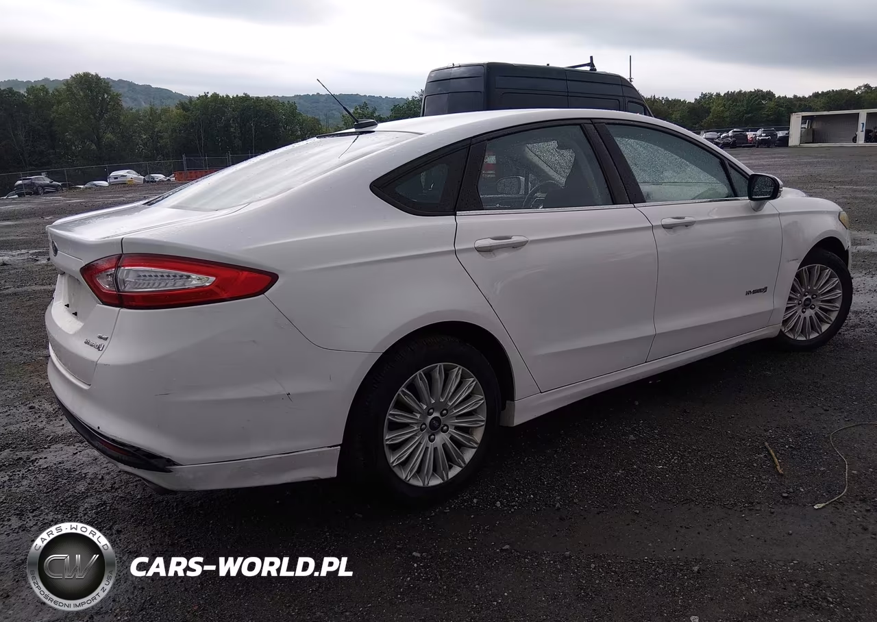 2013 Ford Fusion Hybrid Se VIN:3FA6P0LU9DR194432 - 4