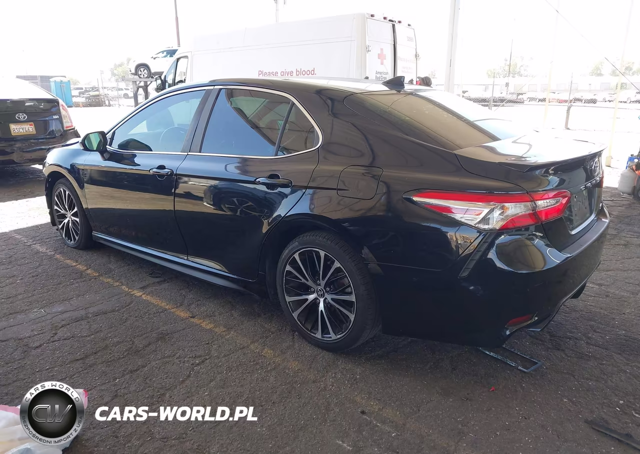 2020 Toyota Camry Se VIN:4T1G11AK9LU368655 - 3